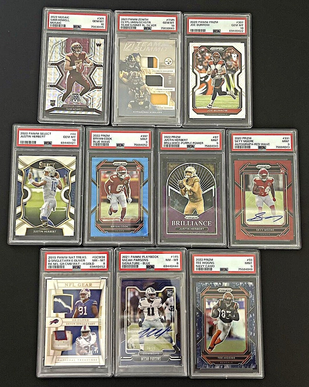 GRADED CARD Guaranteed - NFL Football Hot Pack - 10 Cards